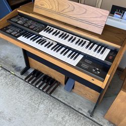 FREE - Yamaha Electone Organ Model F25 - No Sound Needs To Be Fixed