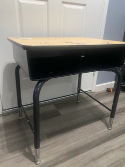 SMALL STUDY DESK
