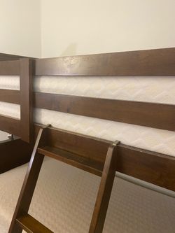twin bunk bends (mattresses included)