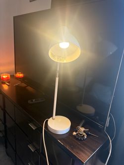 Desk lamp