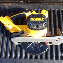 DeWalt 7 1/2 " Skill saw