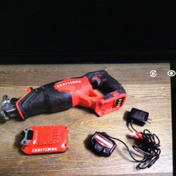 CRAFTSMAN CMCS300 20 V CORDLESS RECIPROCATING  SAW WITH BATTERY AND CHARGER…BLADE NOT INCLUDED..IN EXCELLENT CONDITION