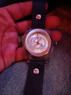 For sale Gucci watch original Swiss made 150 or best offer