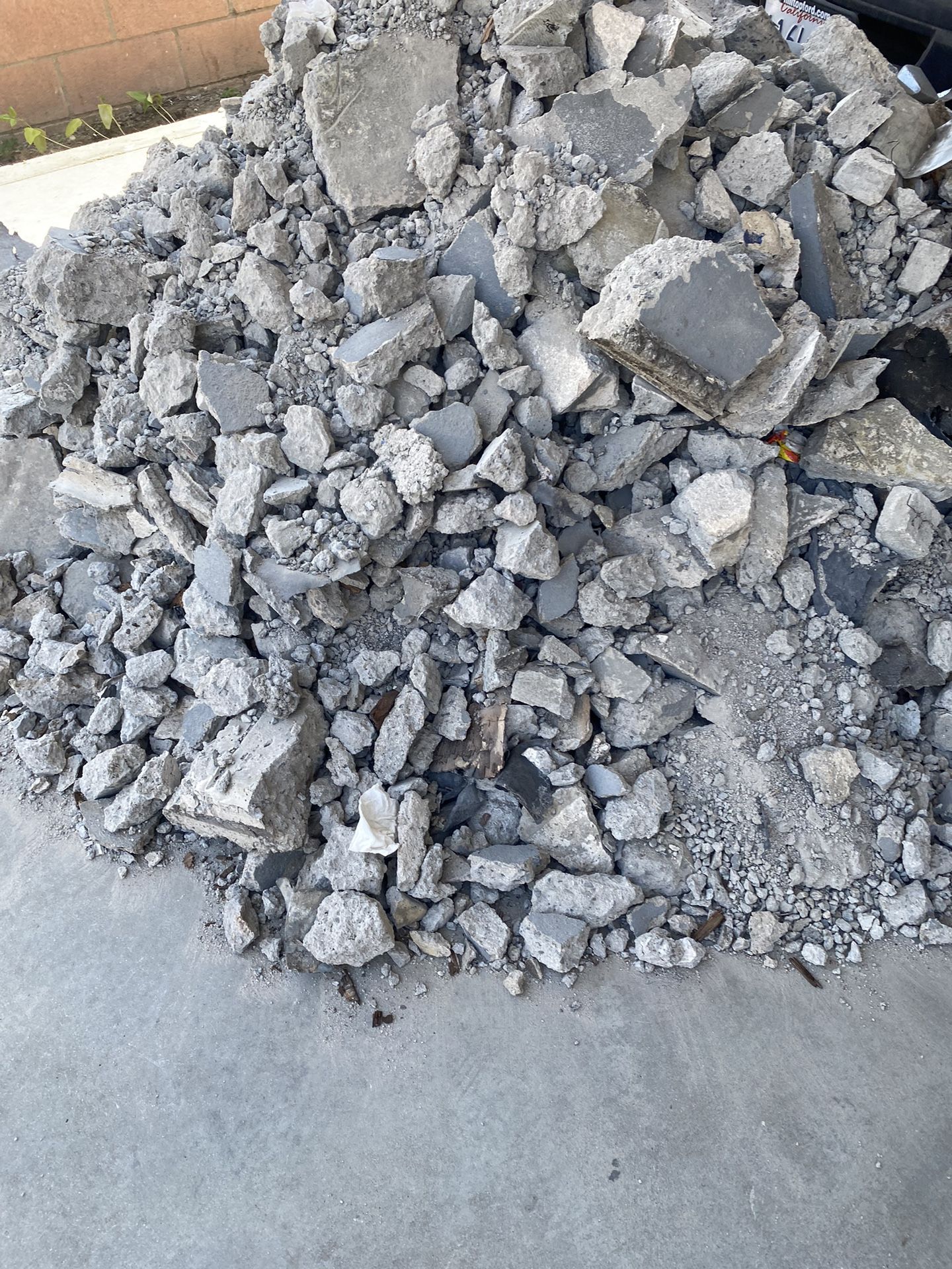 Free Dirt And Gravel Must Pick Up Need Gone