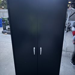 Sandusky Cabinet