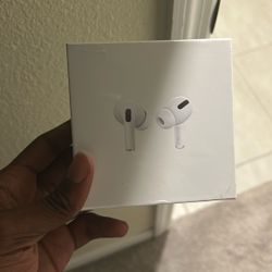 Apple AirPods (3rd Generation) with MagSafe Case – Excellent Condition – Fast Shipping