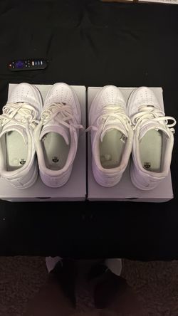 2 Nike Air Force 1’s