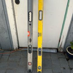 Tengo Dos Niveles De 4 Pies De Largo 
