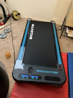 Treadmill with remote (an extra battery)
