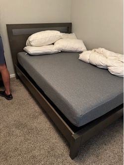 Full bed 1 year old bed frame etc