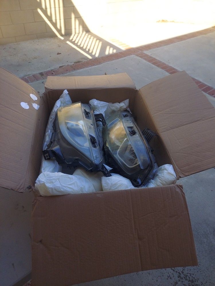 2016 Honda Civic Headlights