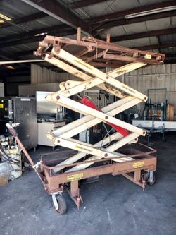 Mausoleum Casket Cemetery Scissor Lift - Hydraulic Electric High Reach Stacked