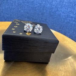Moissanite Diamond Earrings 2 Carat (Each side) s925, great for Valentine’s  gift 🎁