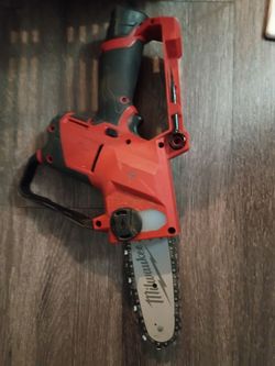 Milwaukee Cordless Pruning Chainsaw