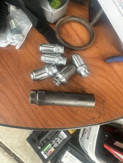 Wheel Lock Kit (Lugs And Key) Dont Let Them Steal Your Rims