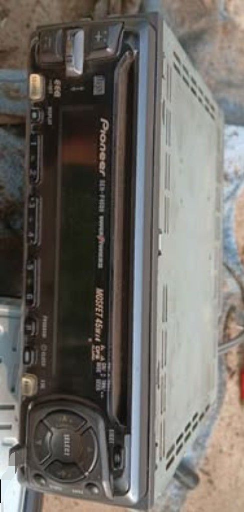 Pioneer DEH-P4000 car stereo receiver