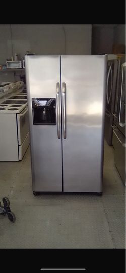 Frigidaire 36” Stainless Steel Side by Side Refrigerator