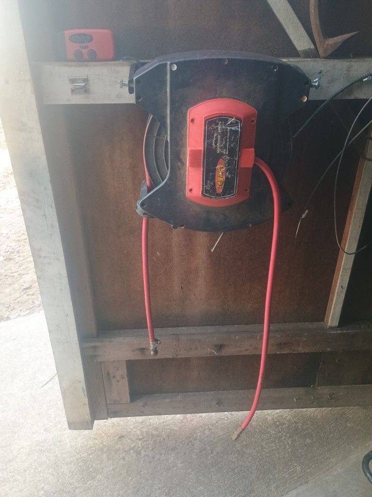 Retractable Air Hose 50ft. Reel And Hose.