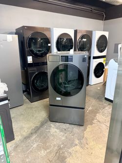 🔥 Samsung 5.3 cu ft Bespoke AI Ultra Capacity Stackable Front Load Washer with AI Home and AI OptiWash With Pedestal Storage🔥