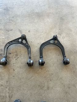 09-23 Dodge 300 front upper control arms