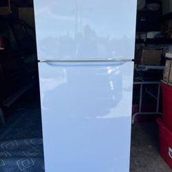 Frigidaire Refrigerator 