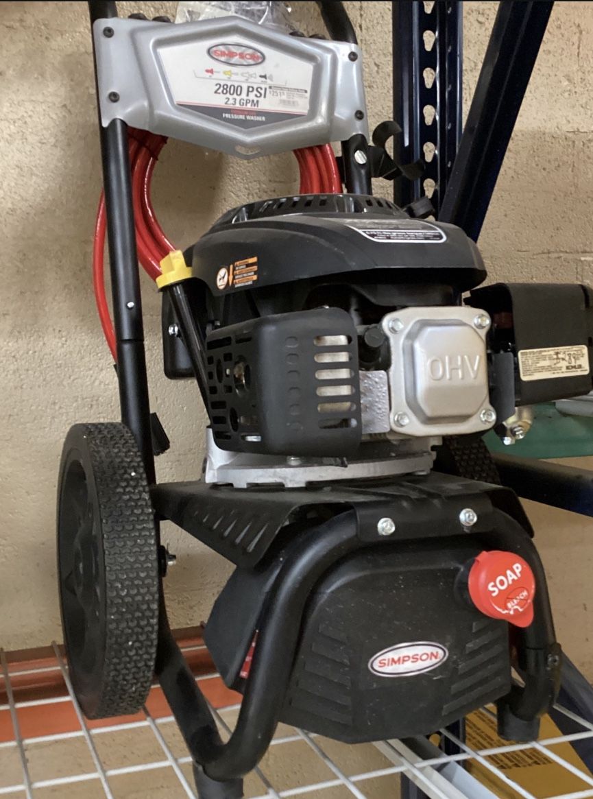 SIMPSON MegaShot 2800 PSI 2.3 GPM Gas Cold Water Pressure Washer with HONDA GCV160 Engine