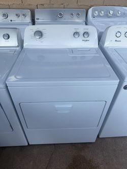 Whirlpool electric dryer Excelents condition 2 years old
