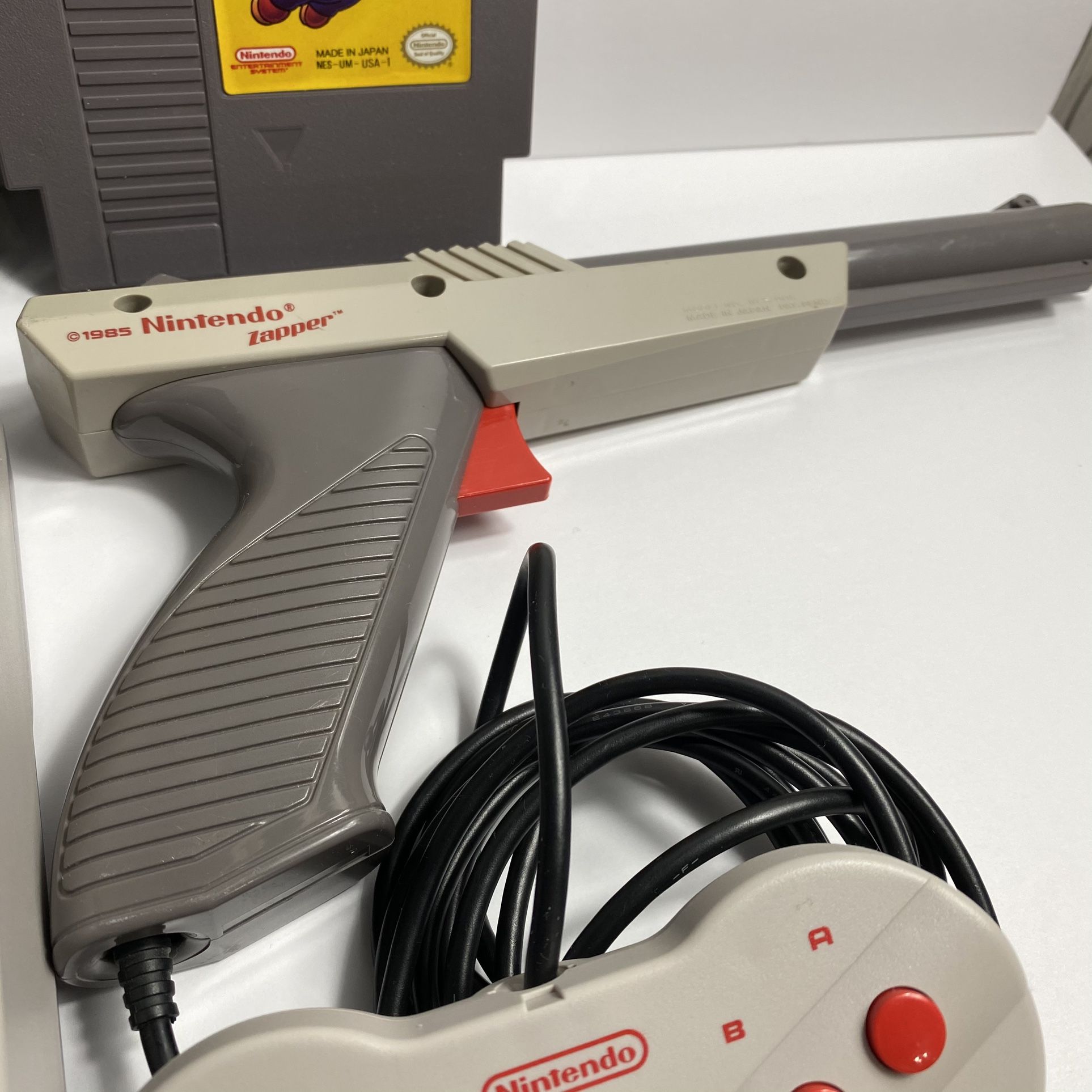 Nes Top loader bundle - Games controller and Zapper included