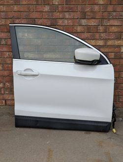 2017-2022 Nissan Rogue Sport Front Right Door