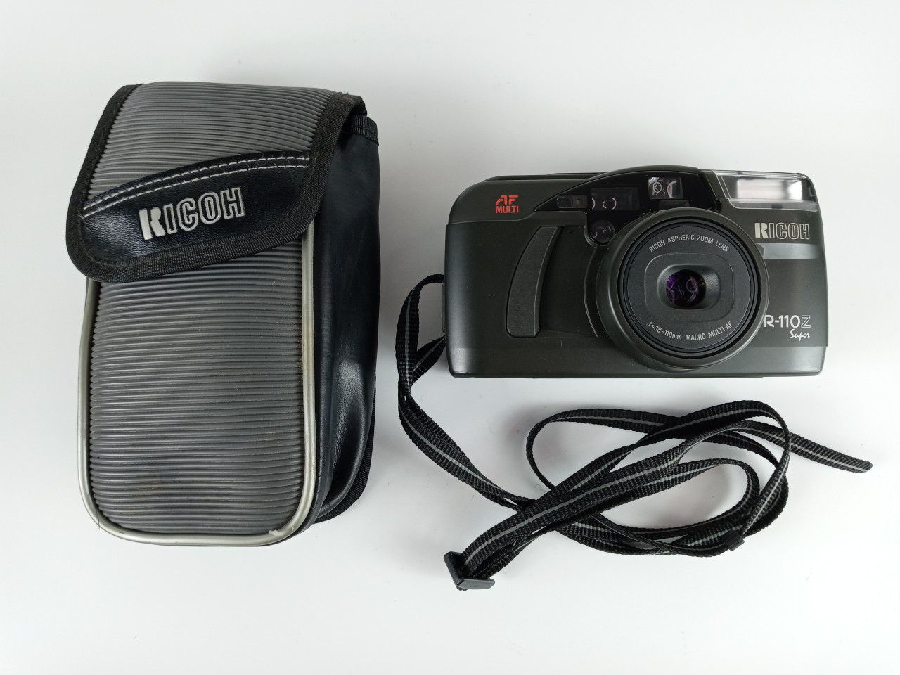 Ricoh R-110Z Super,38-110mm 35mm P&S Film Camera with Pouch
