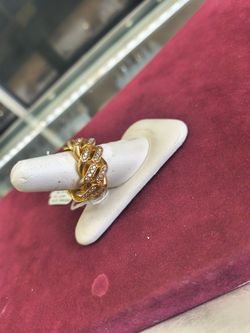 10ksolid gold diamond ring 24.1 grams 9/12 layway available 10% Dwon if you interested please make sure you ask for Maribel thank you