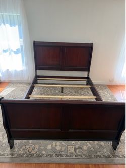 Queen Sleigh Bed