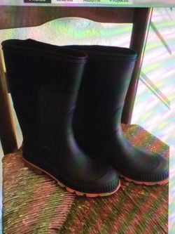 Kids size 1 rubber rain boots