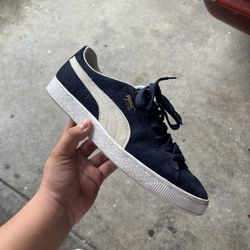 10.5 Navy Blue Pumas Men