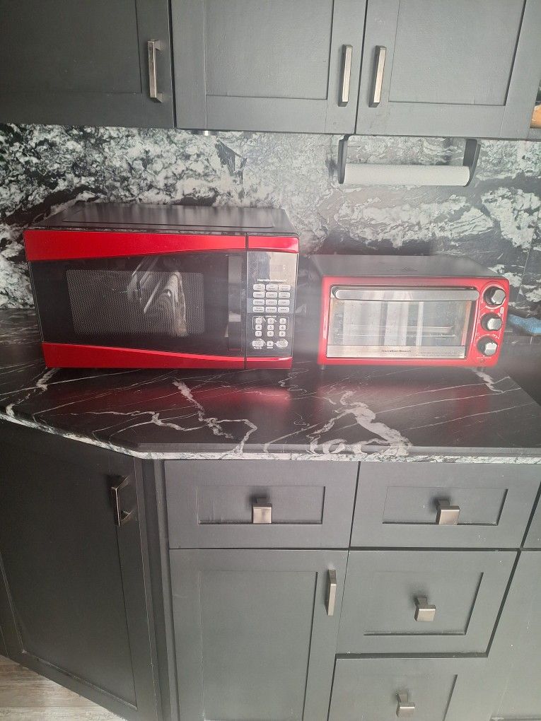 Microwave And Toaster Oven