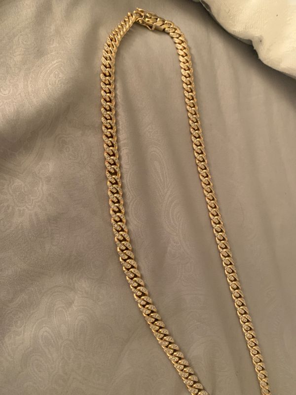 14k solid gold 140 grams with 10 karats of si diamond Miami Cuban chain for Sale in Queens, NY 