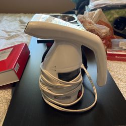 Black + Decker Easy Garment Steamer