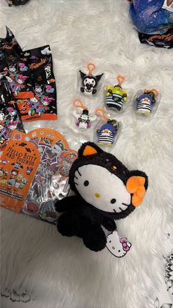 Hello kitty Halloween bundle!! 🎃