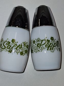 Gemco crazy daisy Salt and pepper shakers