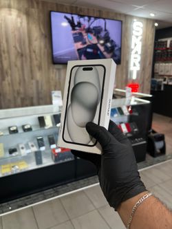 Brand New Apple iPhone 15 128 GB (Unlocked) + Warranty