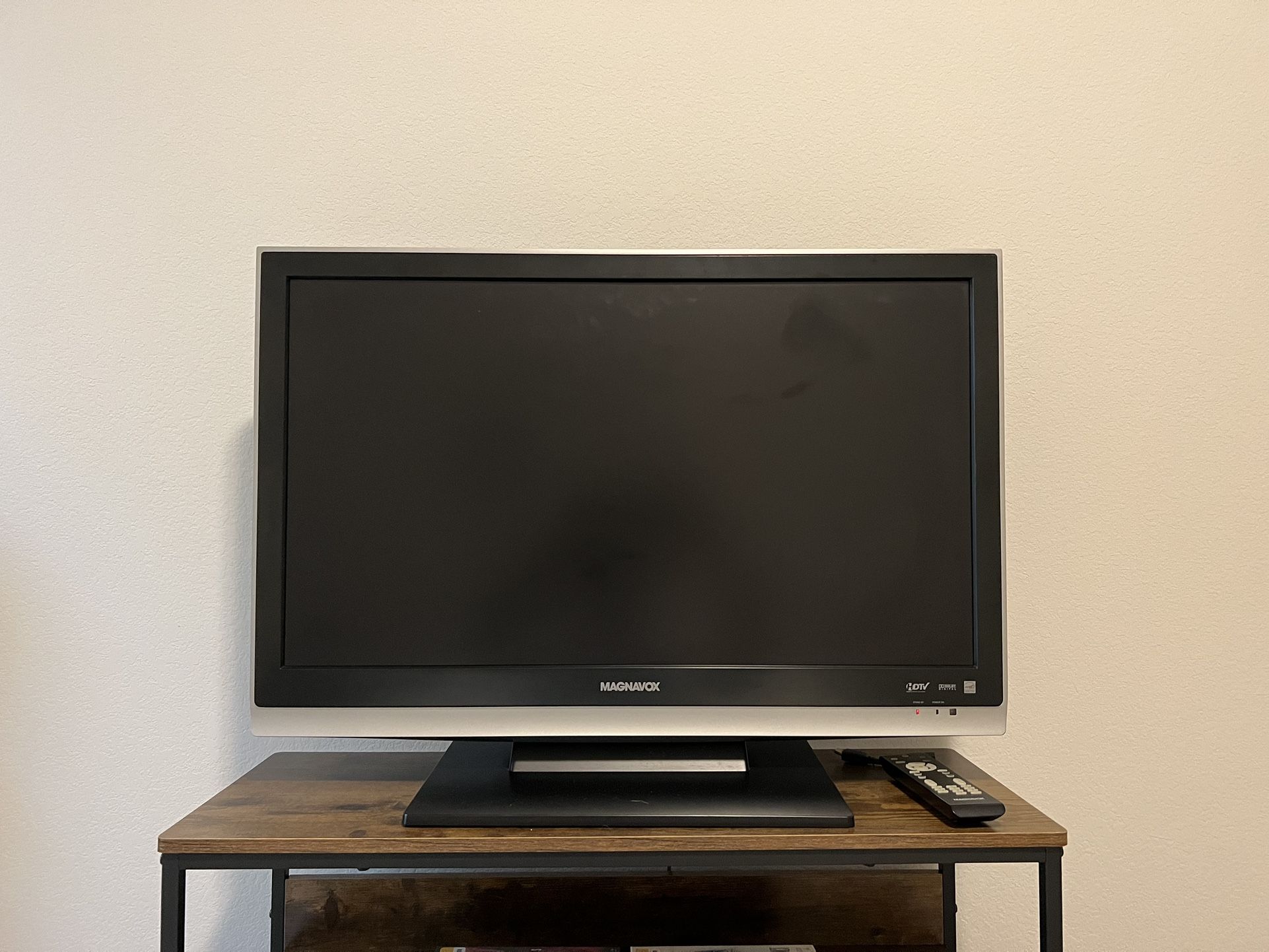 Magnavox HD TV w/ Remote