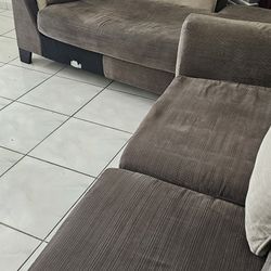 Sofa Sectional L-Shaped . Good Condition. 