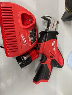 Milwaukee M12 HACKZALL Reciprocating Saw with Battery and Charger