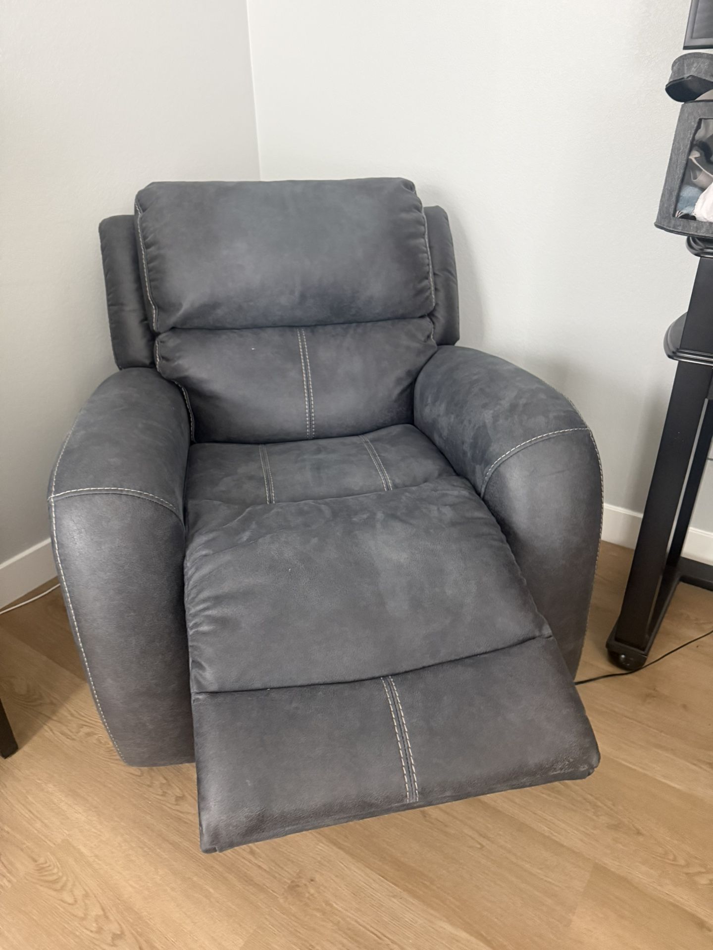Recliner Chair