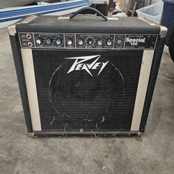 Used Peavey SPECIAL 130 Guitar Combo Amp
(Connection Cables not included)