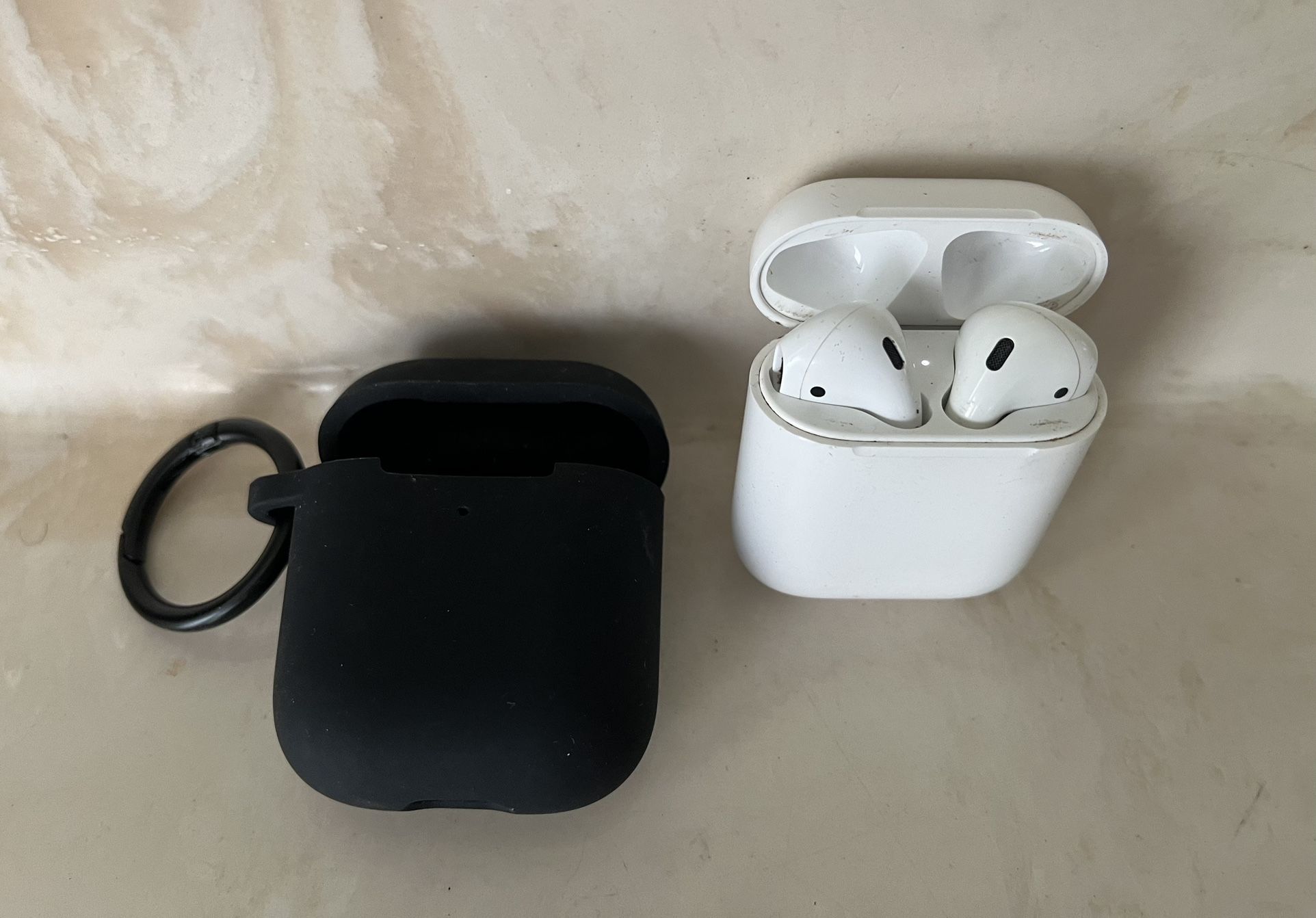 Original Apple AirPods 2nd Gen Earphones + Charging Case+Protective Case