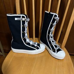 Christian DIOR  ORIGINAL PRICE 1290 Dollar Size 6.5 Woman’s 