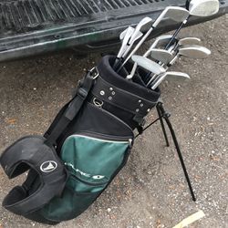 Complete  Golf Club Set W/ Drivers Putters Bags And 25+ Balls 