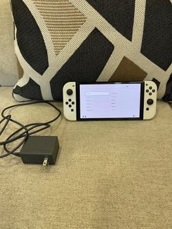 Nintendo Switch premium White Oled gaming system