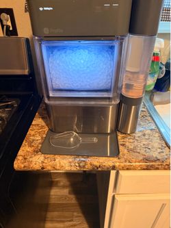 Profile ice maker